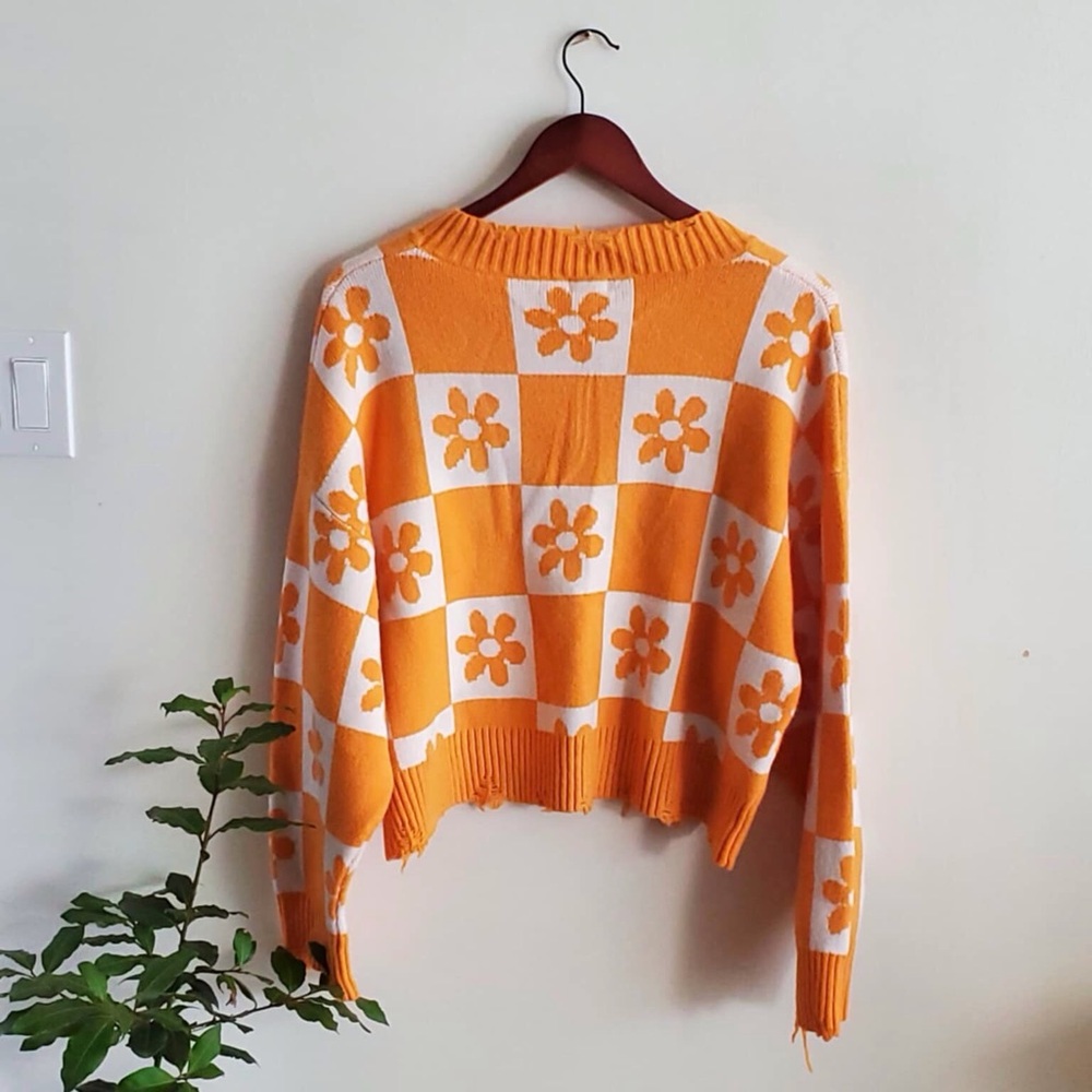 POL Leave Me Be Checkered Flower Power Cropped Distressed Sweater- L - Picture 8 of 8